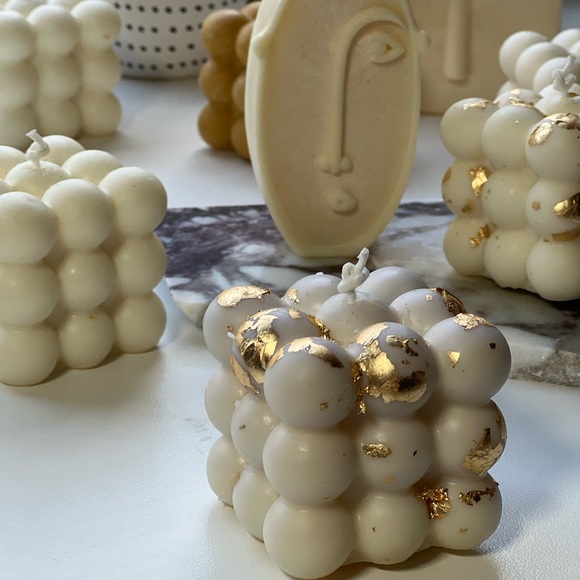 Aesthetic Bubble Soy Luxury Candle - Picture 2 of 4